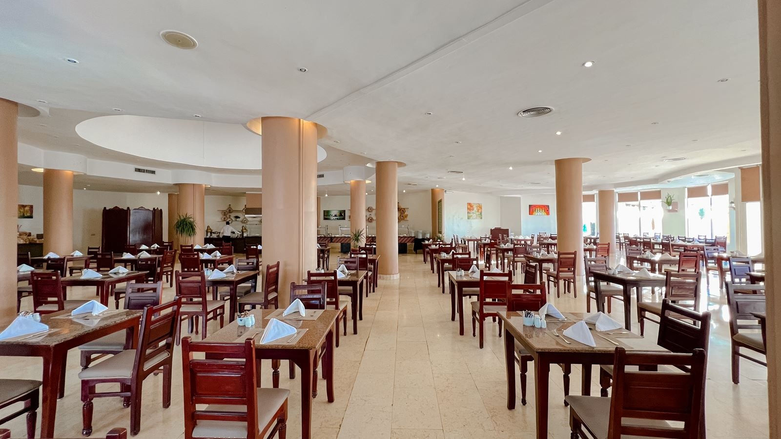 restaurants-la-luna-restaurant