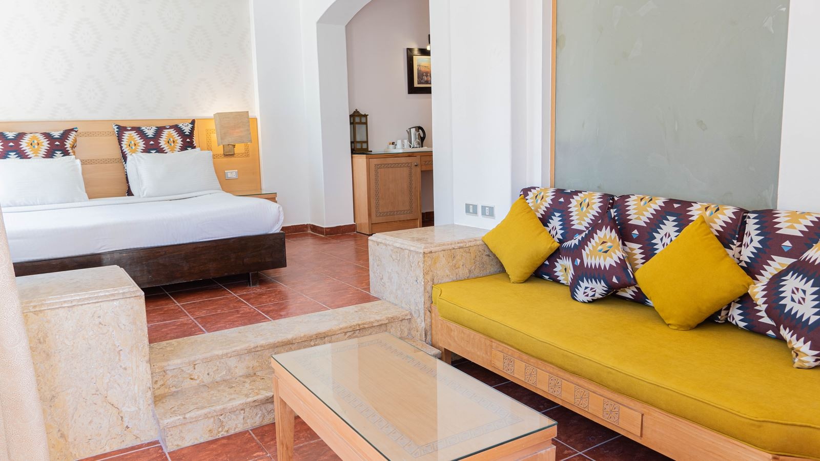 rooms-superior-room--pool-view