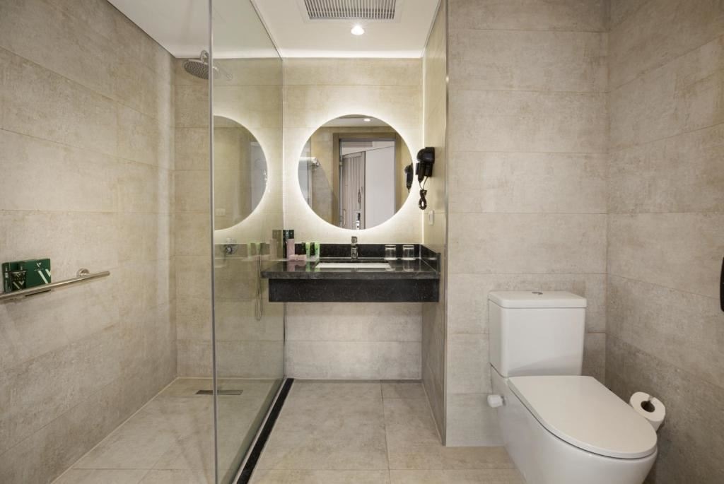 rooms-deluxe-family-room-sv