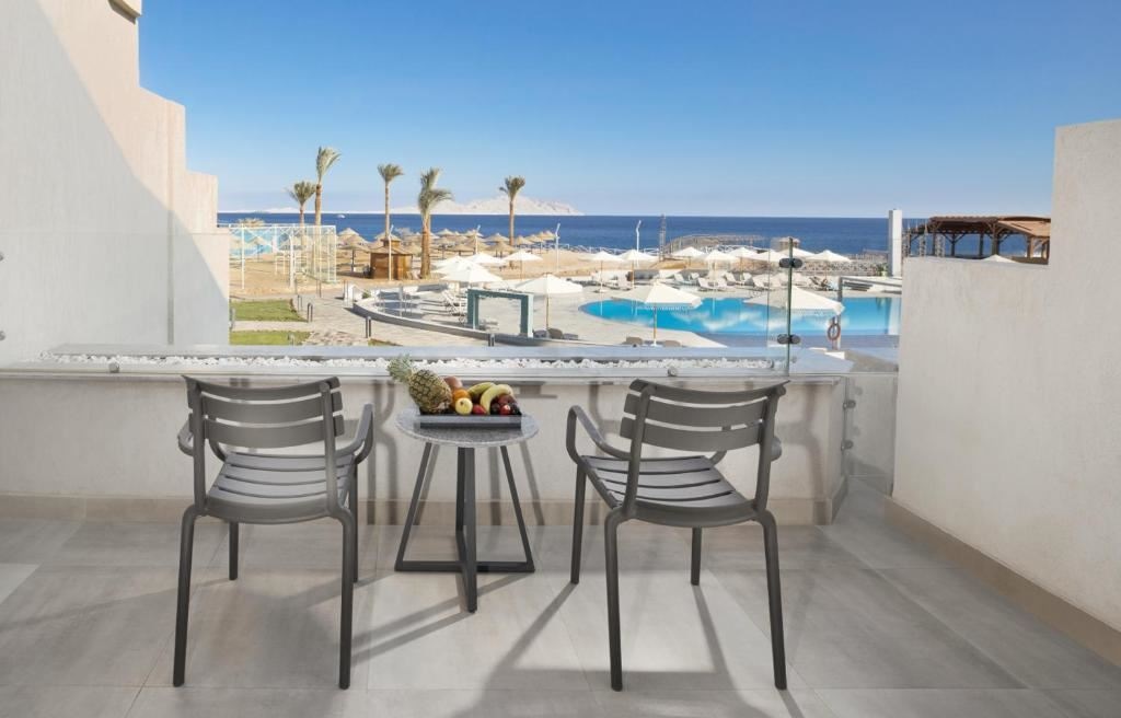 rooms-deluxe-family-room-sv