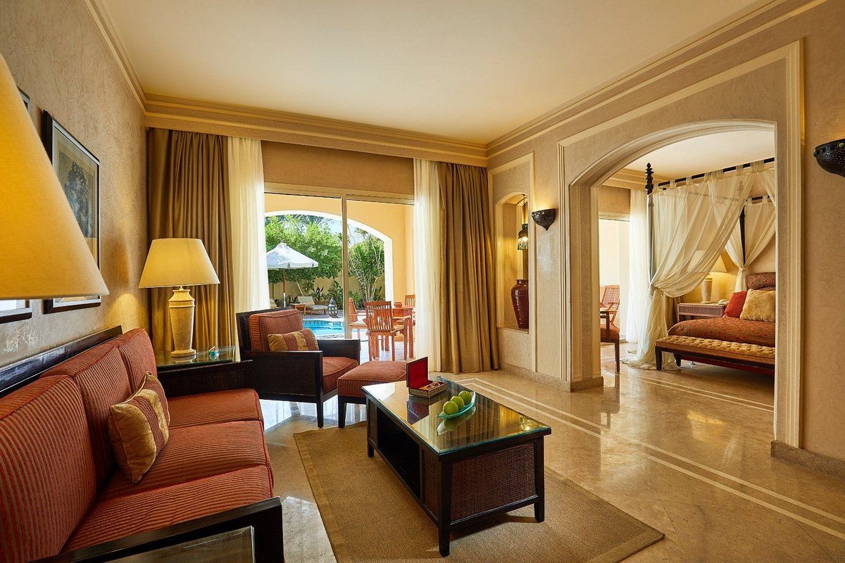 rooms-royal-suite-with-private-pool