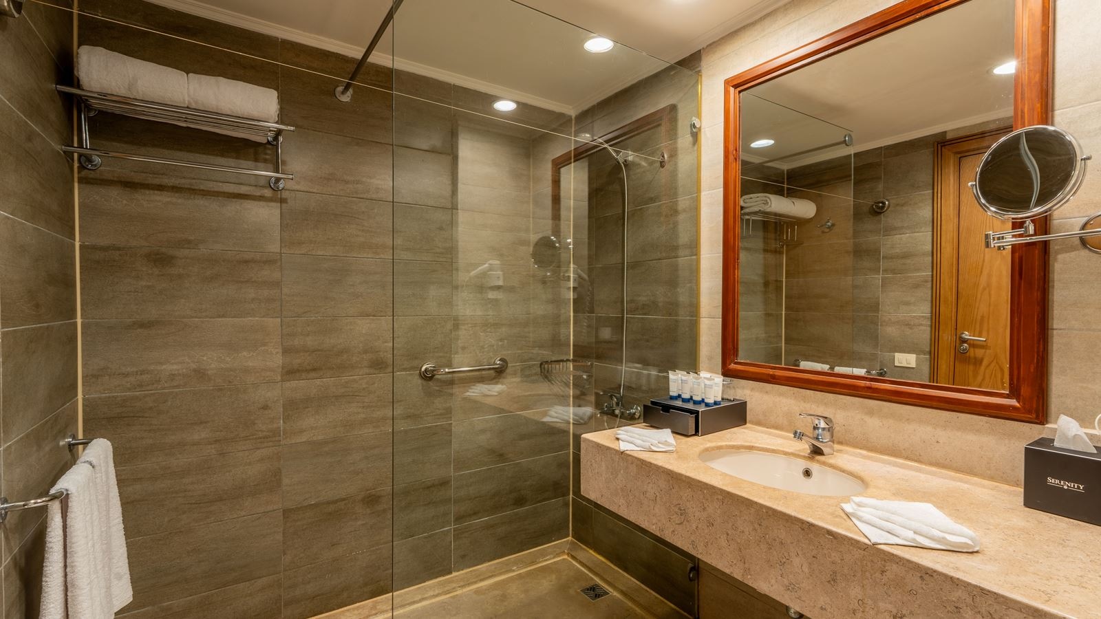 rooms-premium-room-pool-view