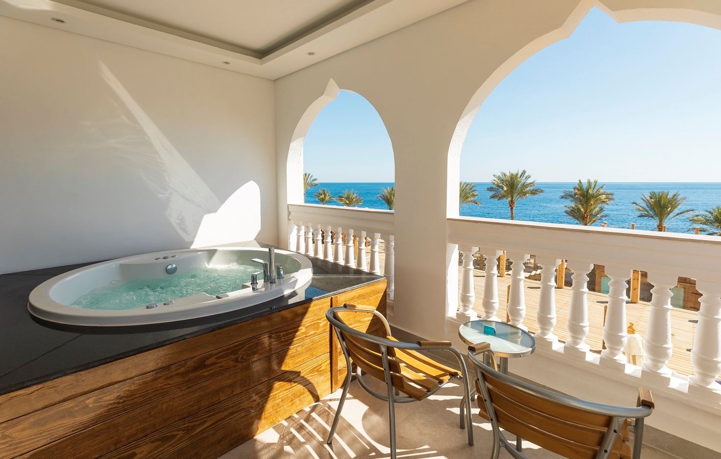 rooms-posh-club-executive-swimup-suite-sv