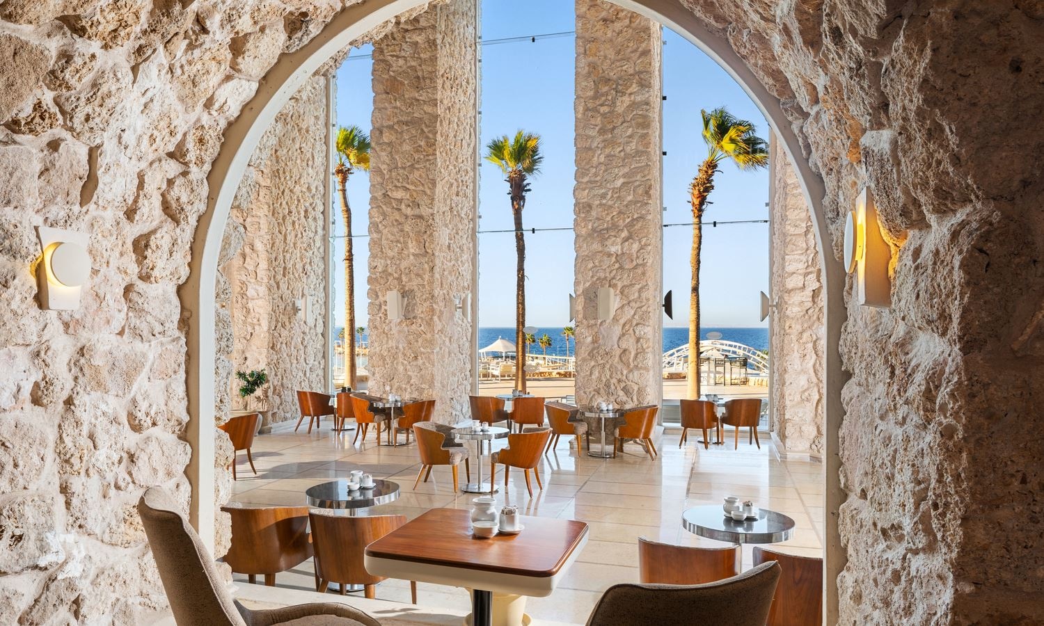 restaurants-columbus-cafe