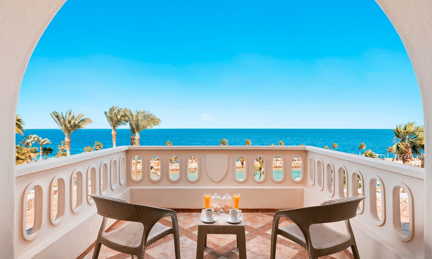 rooms-family-room-sea-view