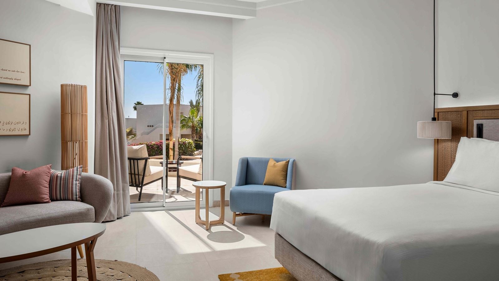 rooms-beachside-grand-premium-room-sea-view