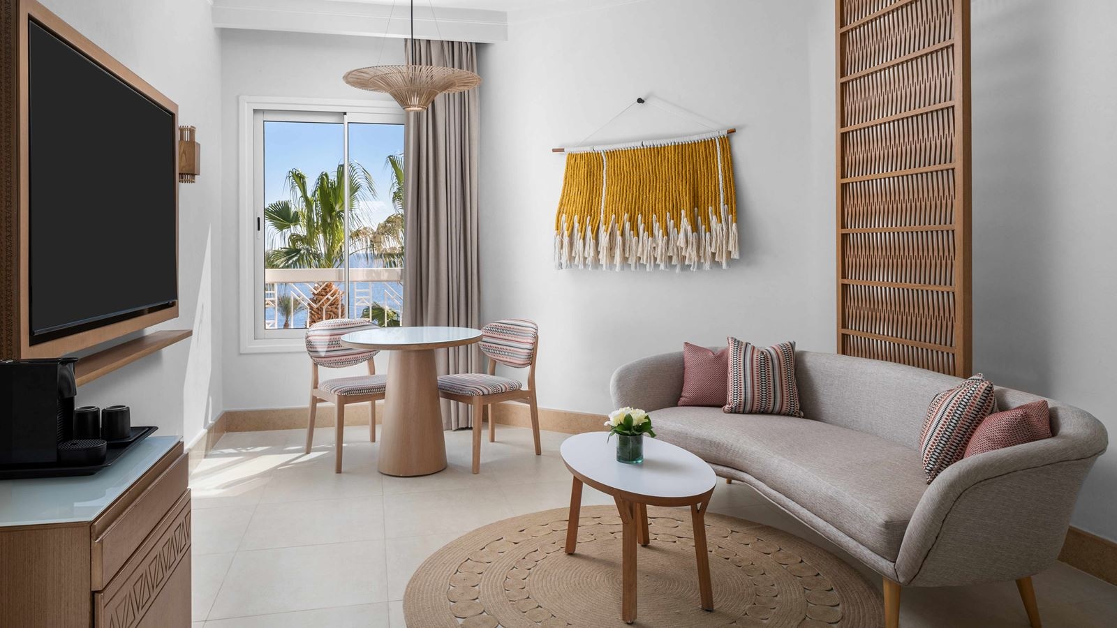 rooms-beachside-king-premium-suite-pool-or-sea-view