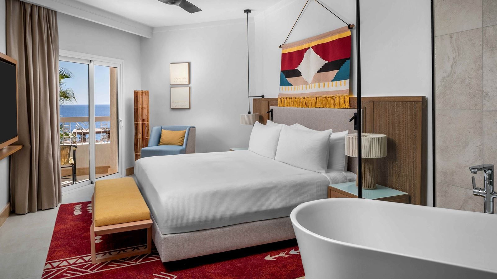 rooms-beachside-king-premium-suite-pool-or-sea-view