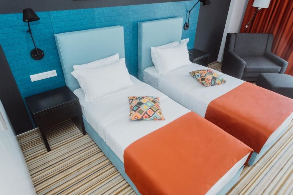 rooms-trpltrpl-side-sea-view