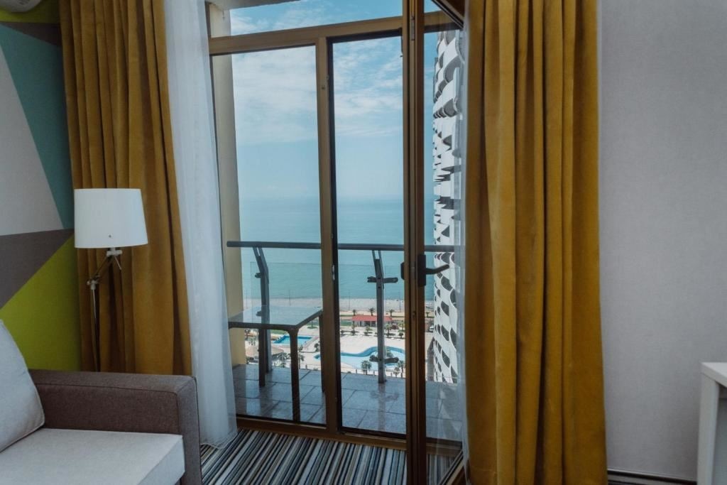 rooms-family-with-kitchenfamily-side-sea-view-and-kitchen