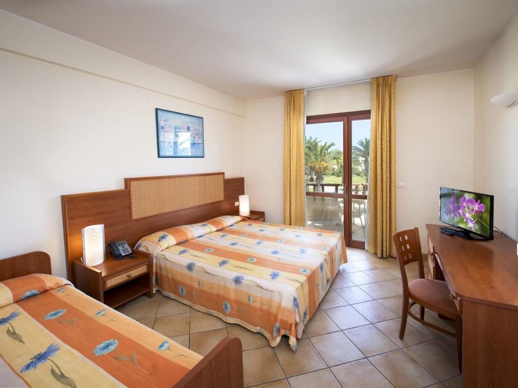 rooms-standard-room-garden-view-with-patio-or-terrace