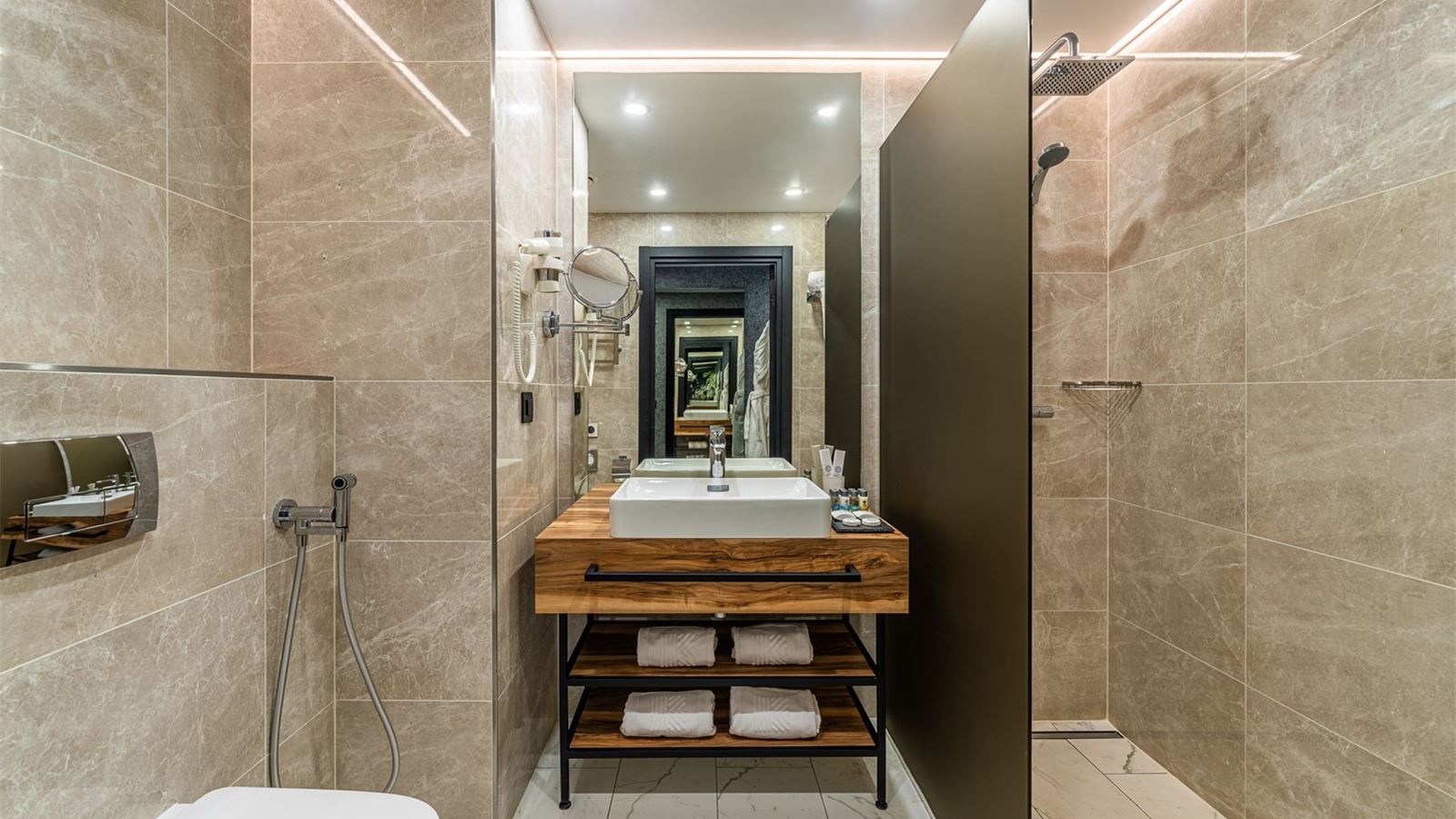 rooms-стандарт-с-одной-двуспальной-кроватью-с-двумя-односпальными