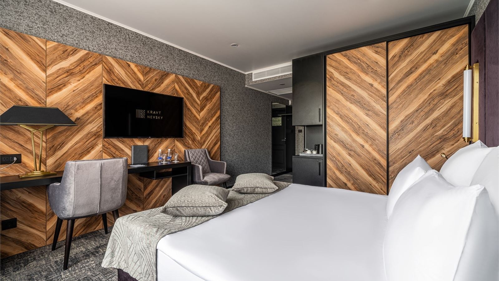 rooms-стандарт-с-одной-двуспальной-кроватью-с-двумя-односпальными