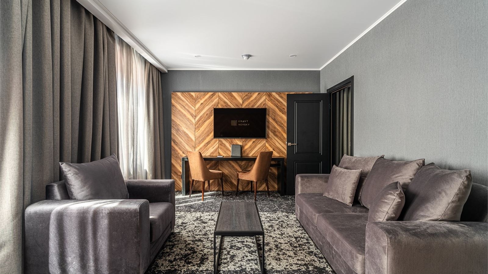 rooms-семейный-люкс-с-одной-двуспальной-кроватью