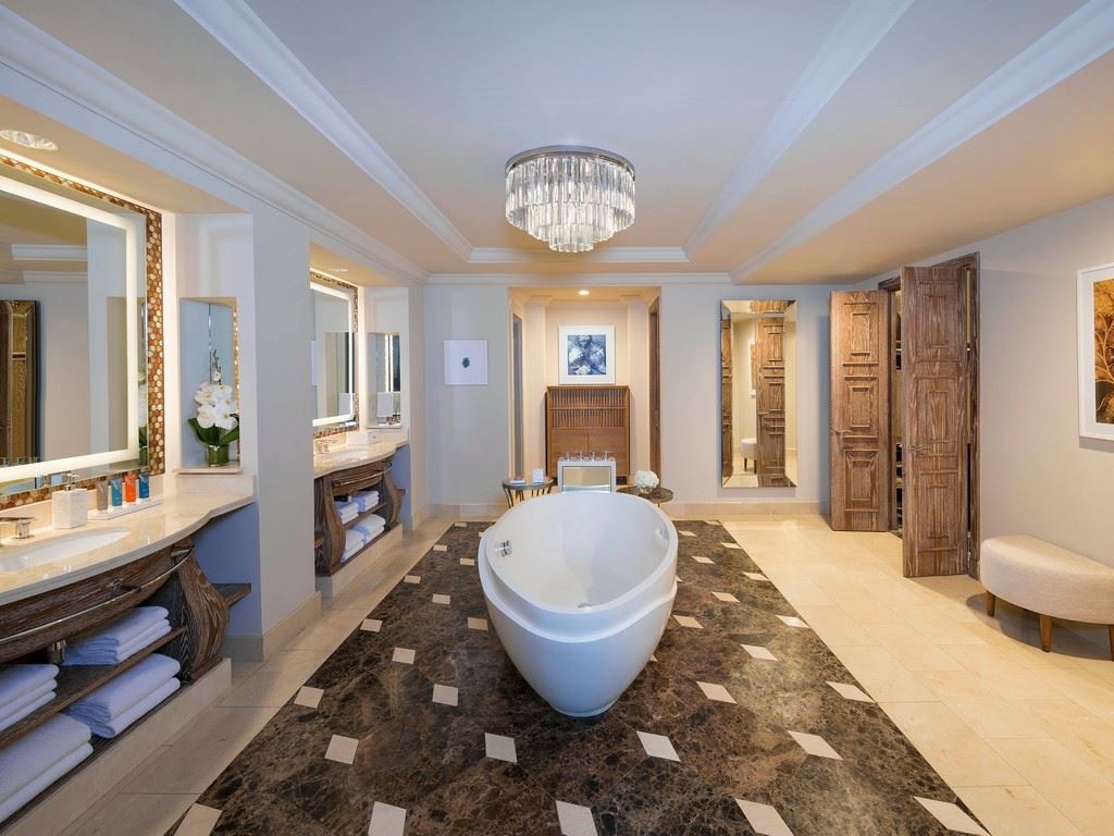 rooms-one-bedroom-regal-suite