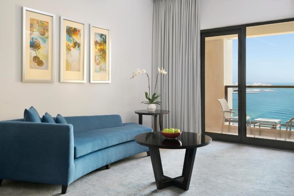 rooms-executive-suite-partial-sea-view-with-balcony