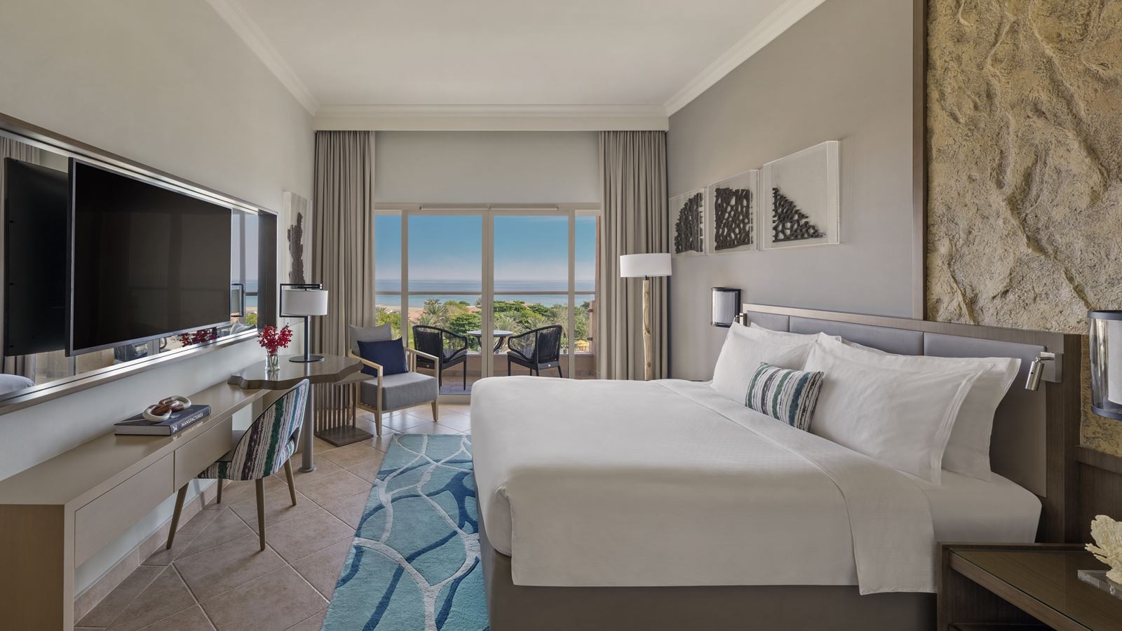 rooms-ocean-view-1-bedroom-suite-w-balcony