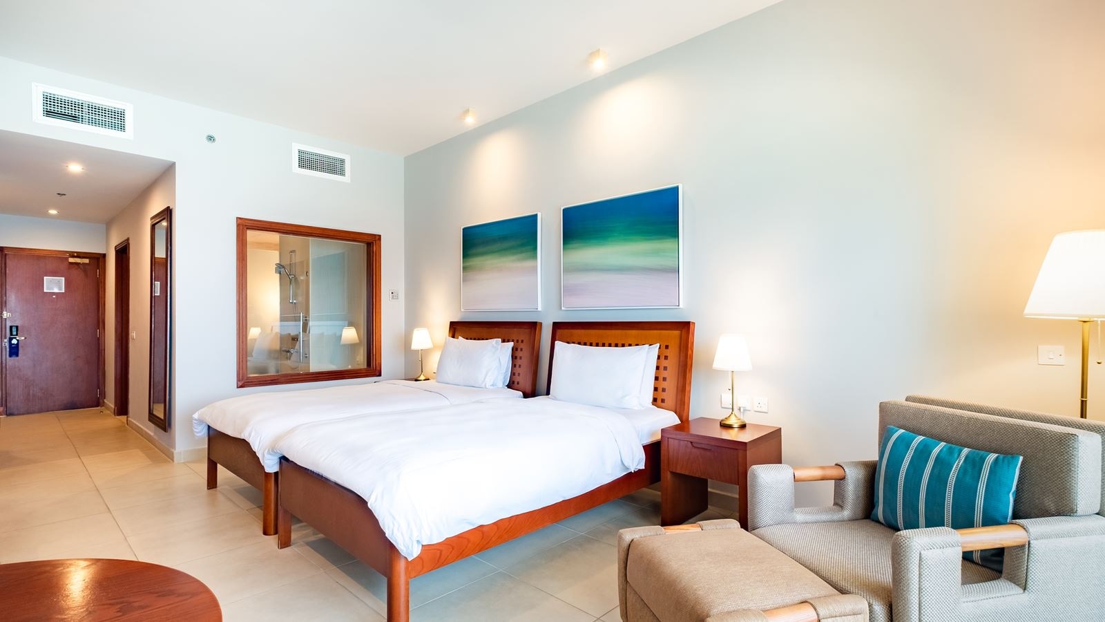 rooms-2-bedroom-suite-with-sea-view--balcony