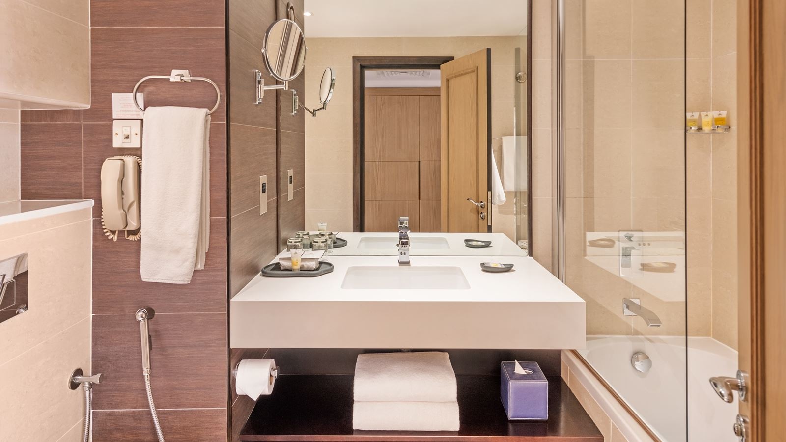 rooms-deluxe-sea-view