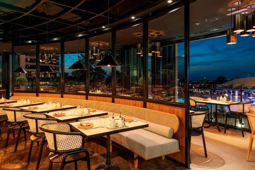 restaurants-restaurants