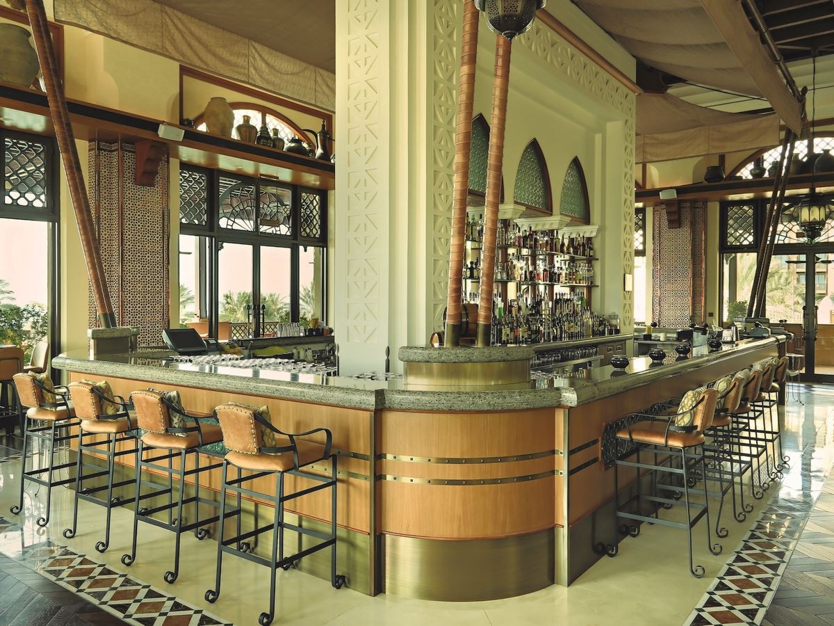 restaurants-bahri-bar