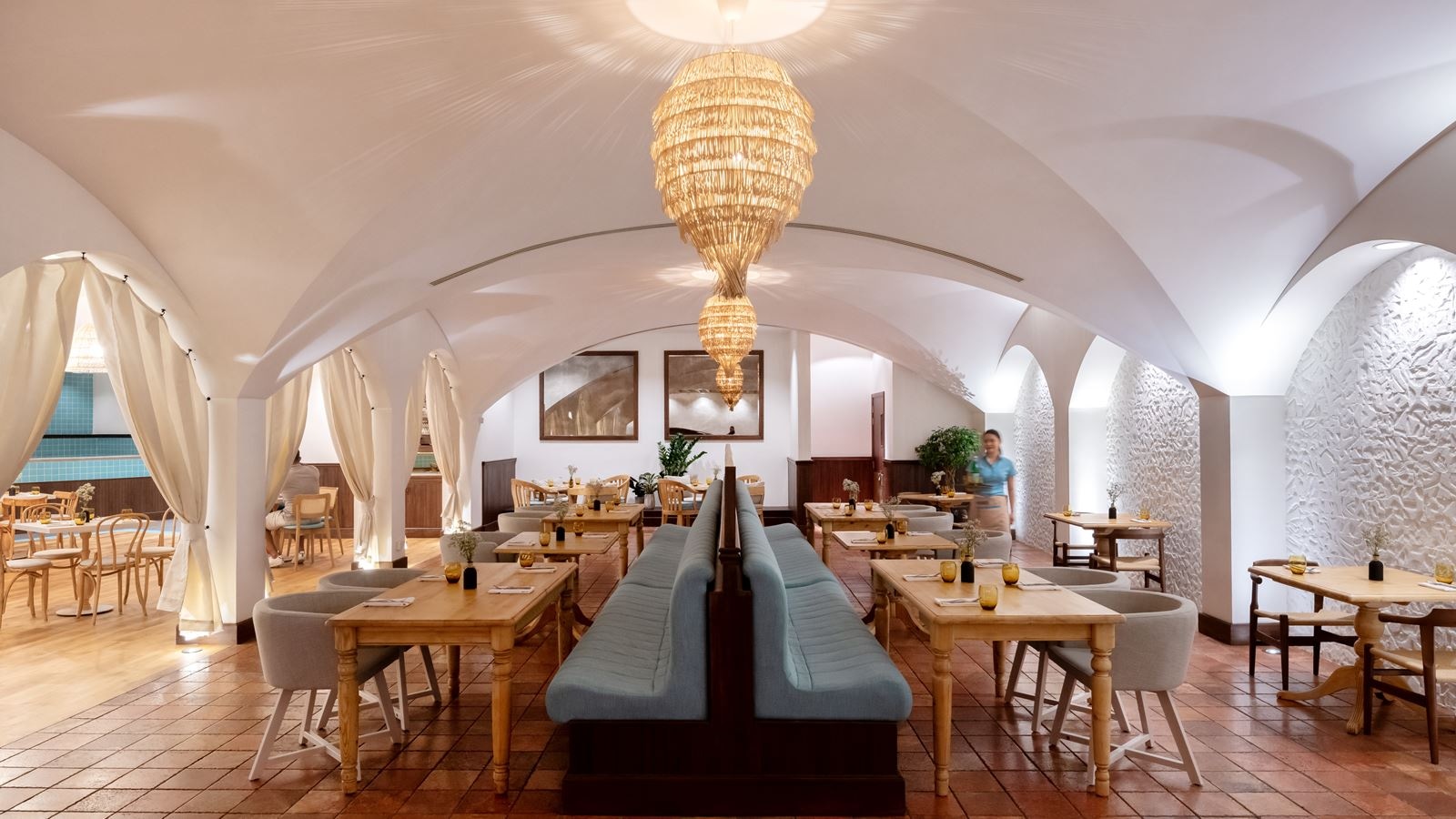 restaurants-phoenicia-restaurant