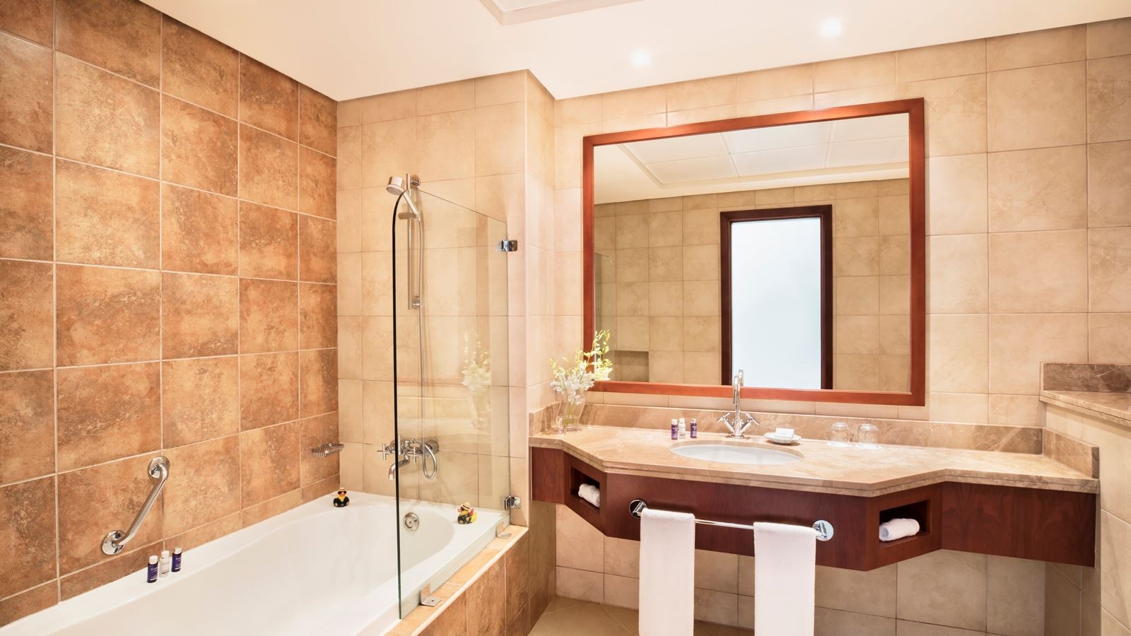 rooms-3-bedroom-deluxe-apartment