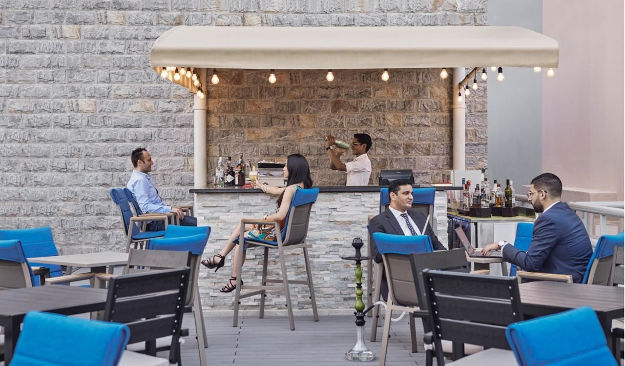 bars-aquarius-pool-cafe