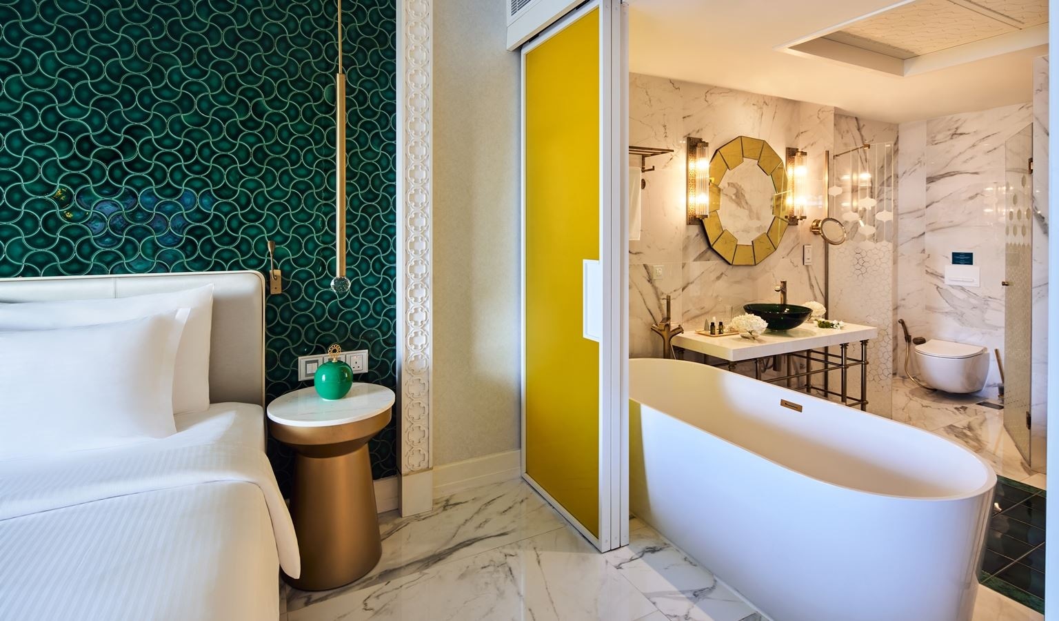 rooms-two-bedroom-family-room-pool-access