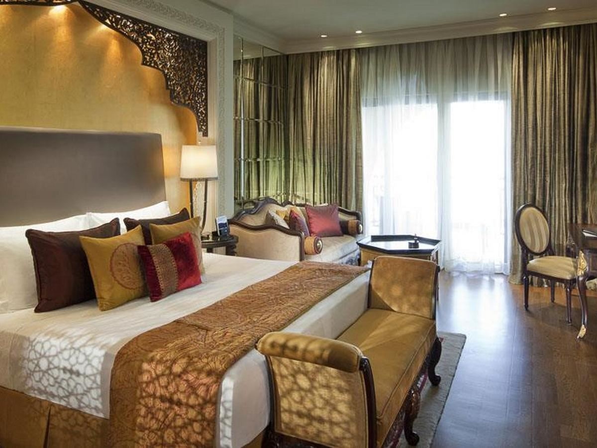 rooms-superior-king-room