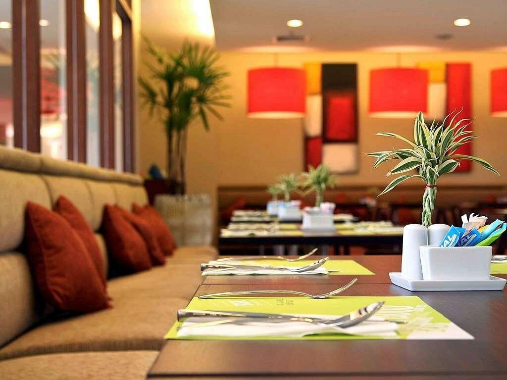 restaurants-restaurant