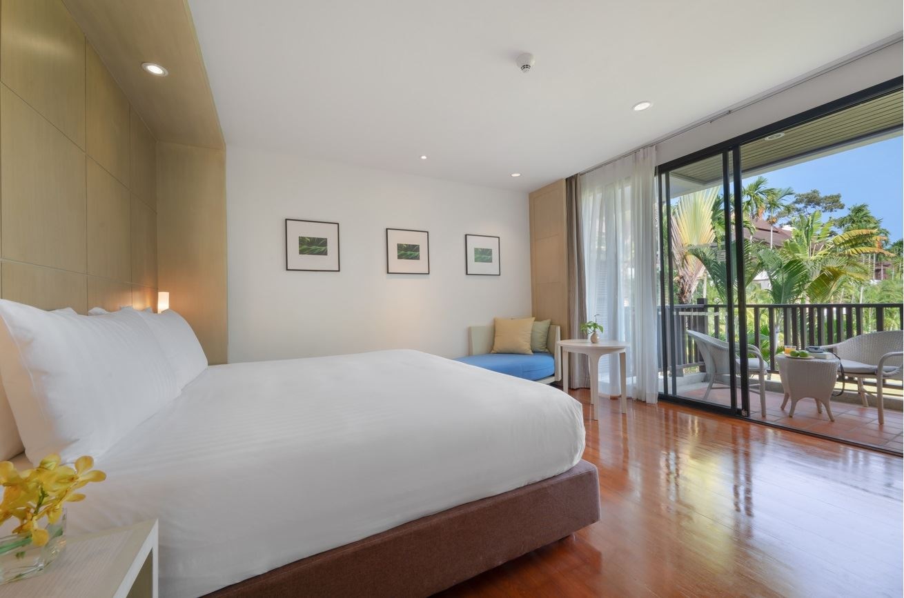 rooms-superior-pool-view