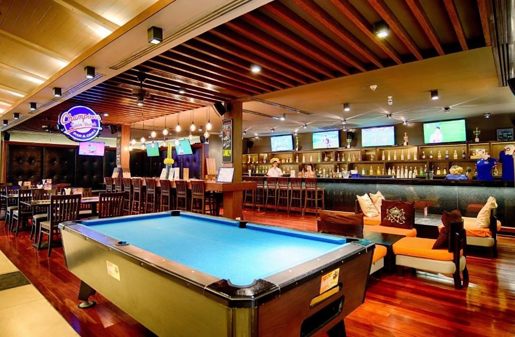 restaurants-champions-bar-and-grill