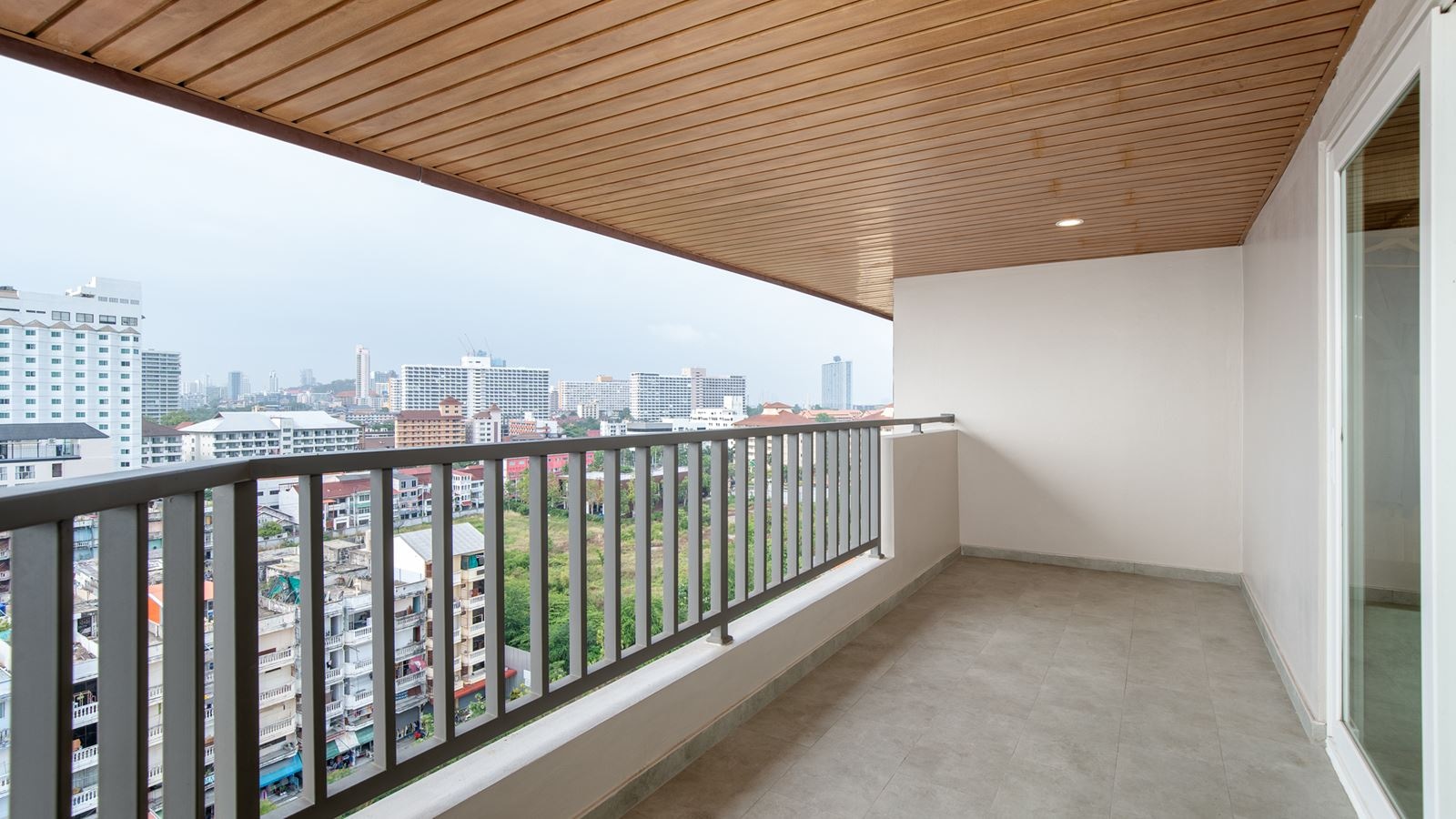 rooms-deluxe-corner-sea-view-room