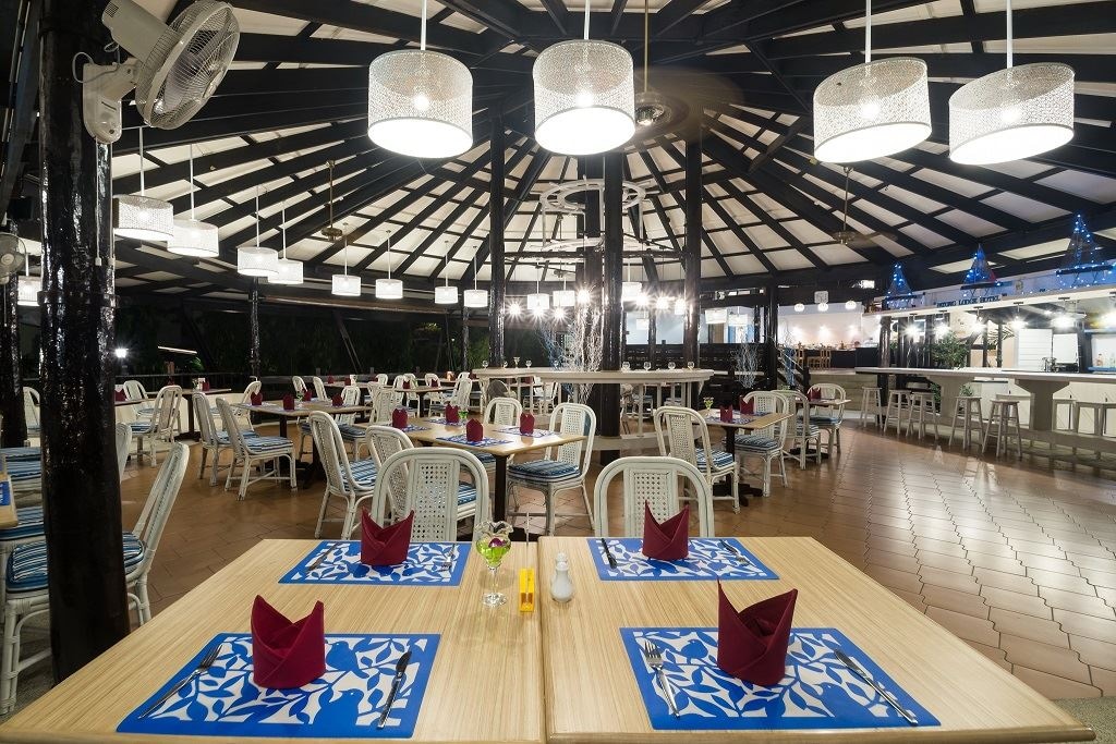 restaurants-the-boat-bar-and-restaurant