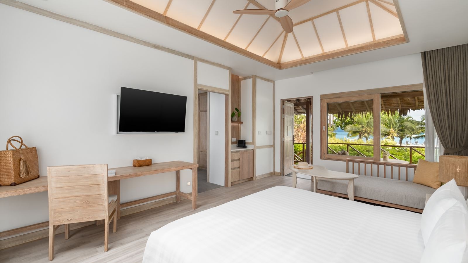 rooms-deluxe-sea-view-villa