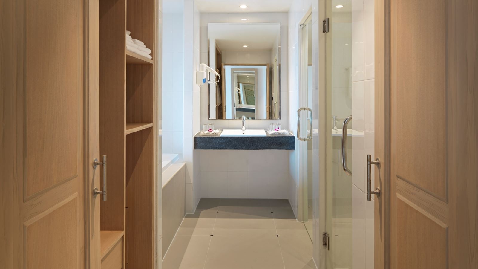 rooms-grand-deluxe-2nd-child-sharing-bed