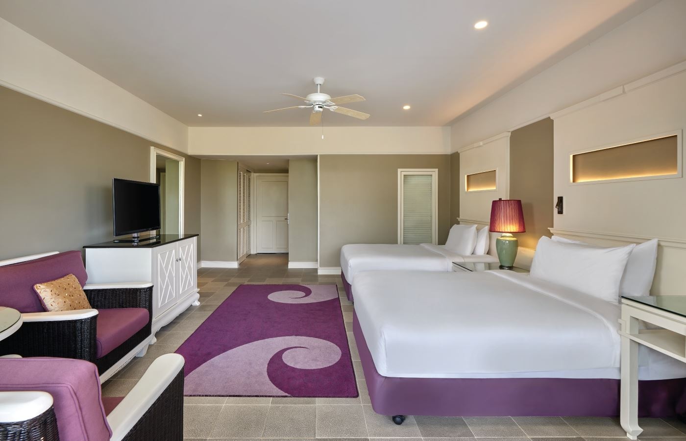 rooms-laguna-pool-view-twin-room