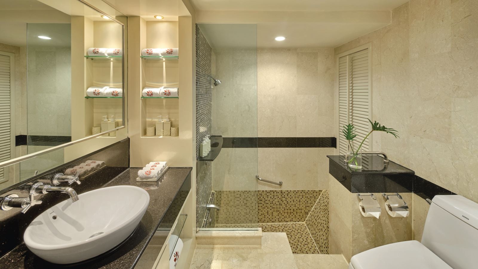 rooms-laguna-king-room