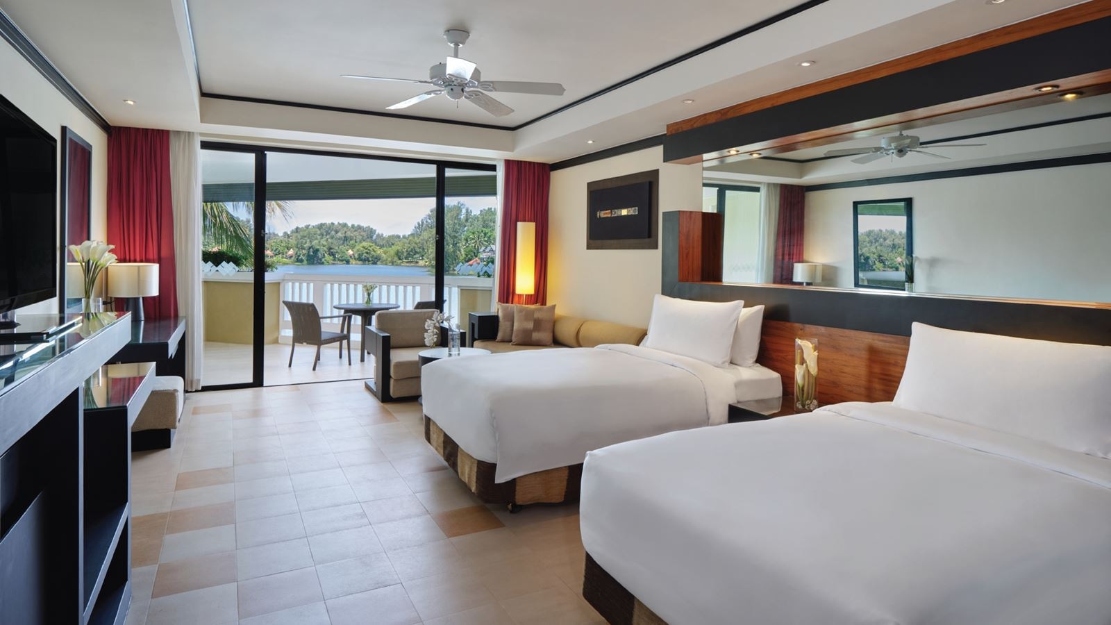 rooms-laguna-grand-room