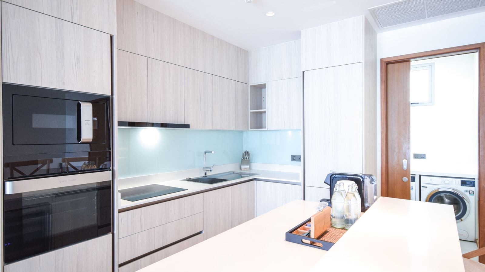 rooms-2bedroom-pool-suite-lagoon-view