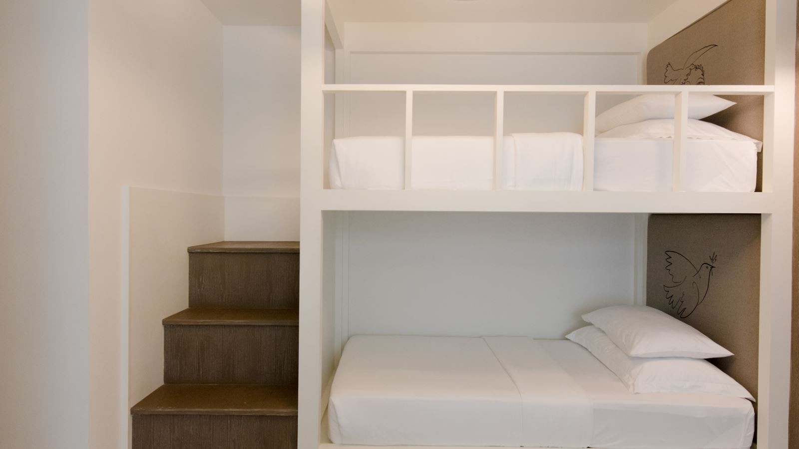 rooms-quad-pool-access