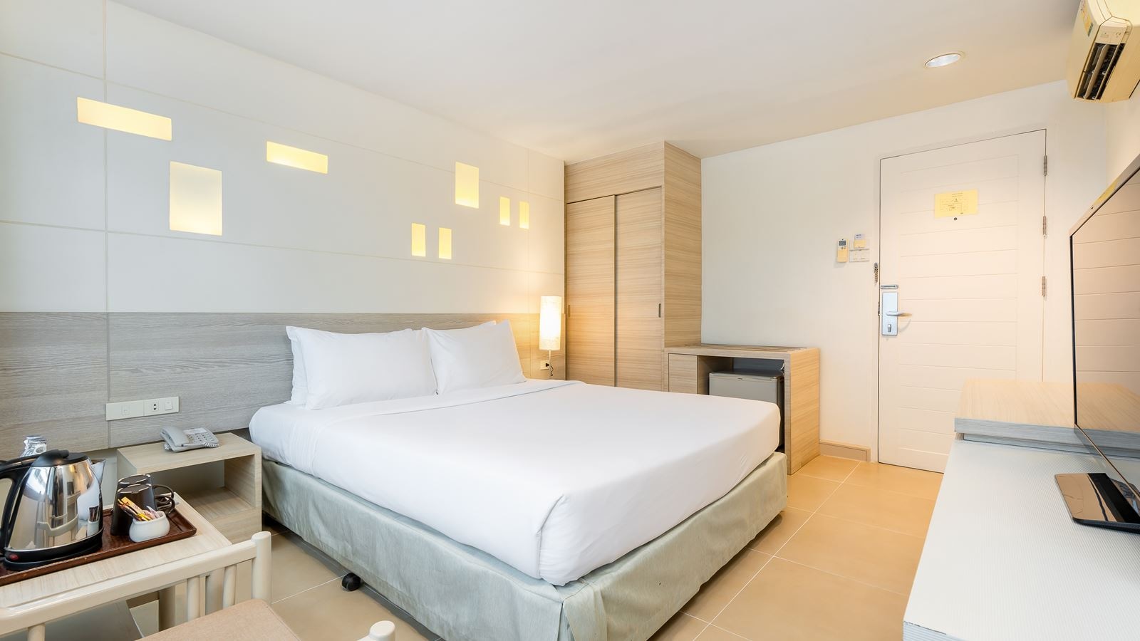 rooms-standard--located-at-tower-wing