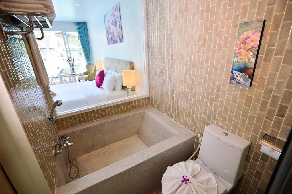 rooms-deluxe-pool-access