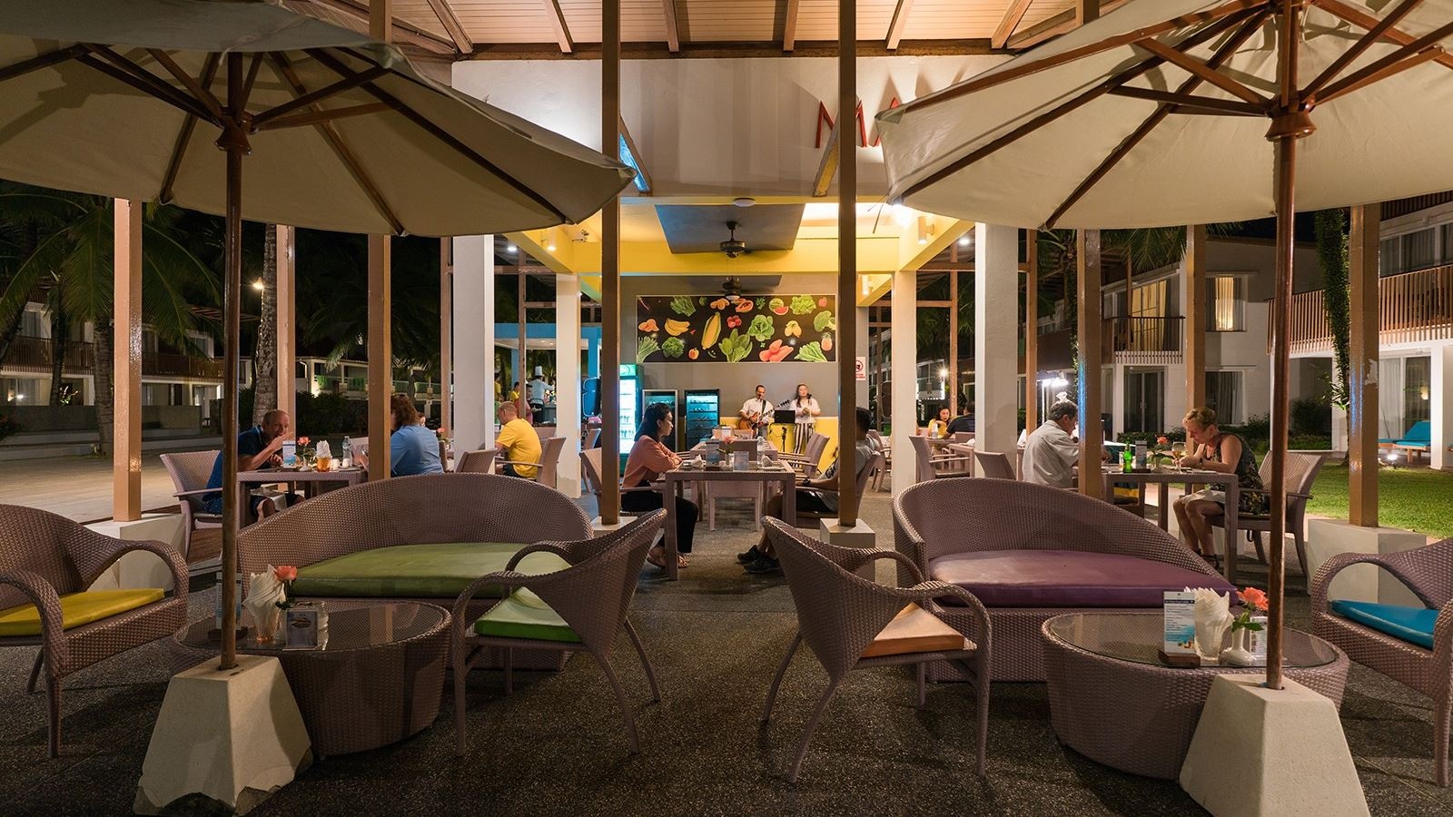 bars-maya-restaurant--bar