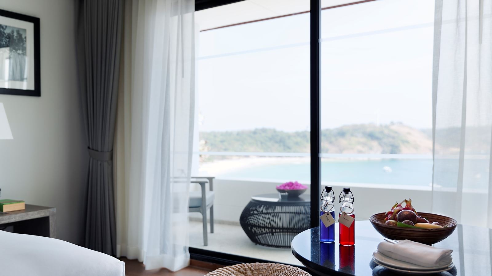 rooms-deluxe-ocean-view-room