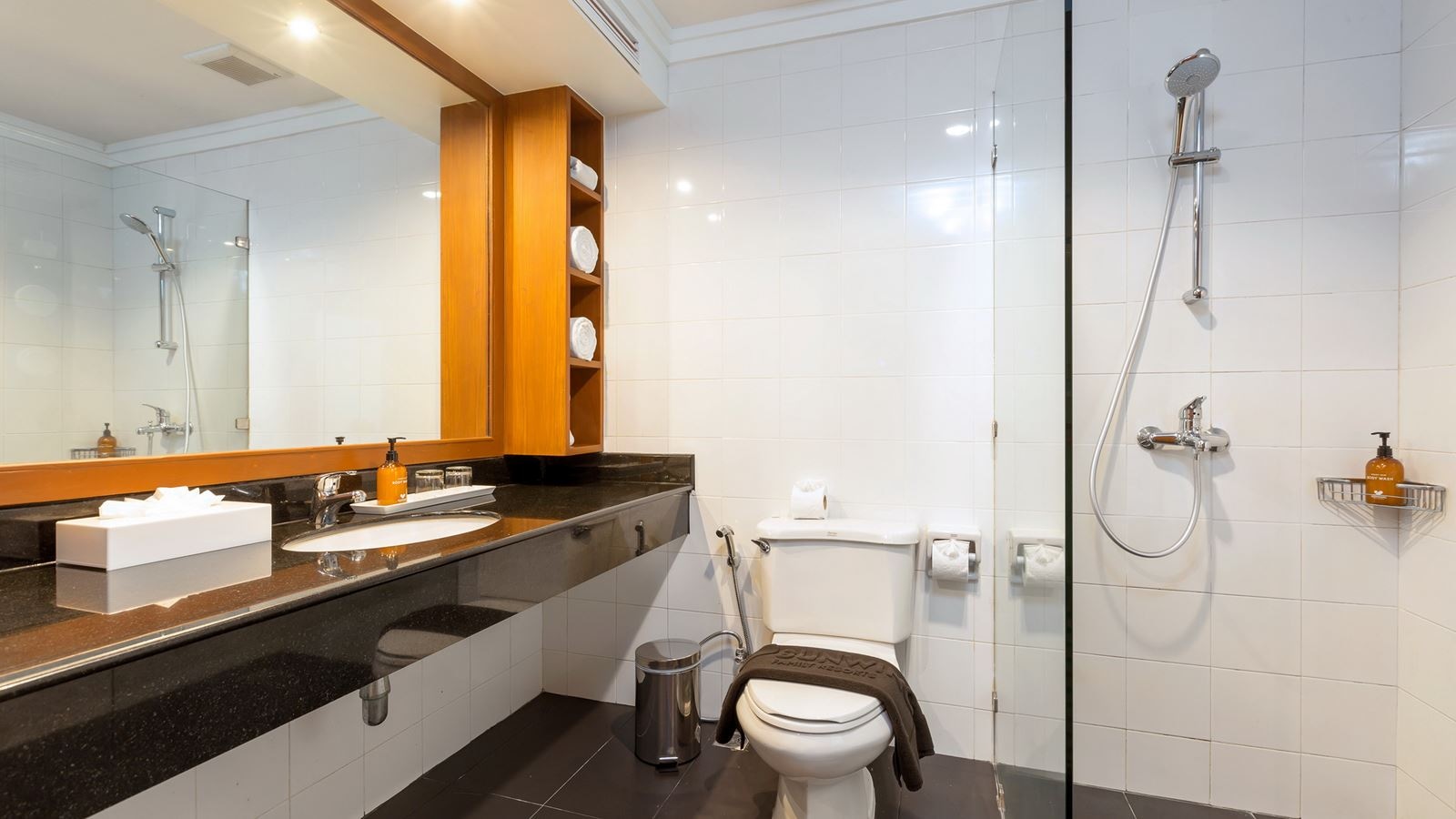 rooms-lollo-and-bernie-suite