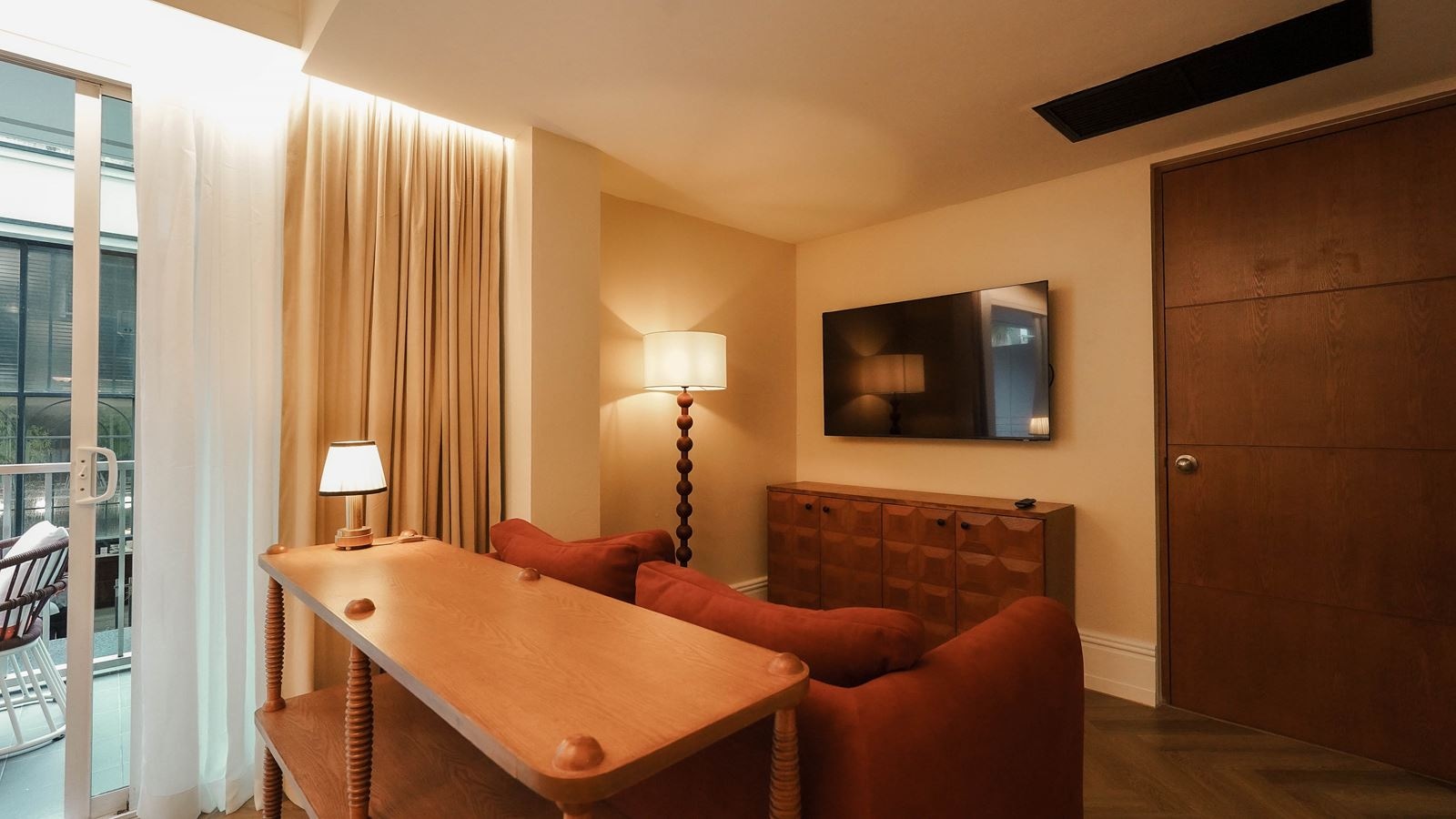 rooms-family-room