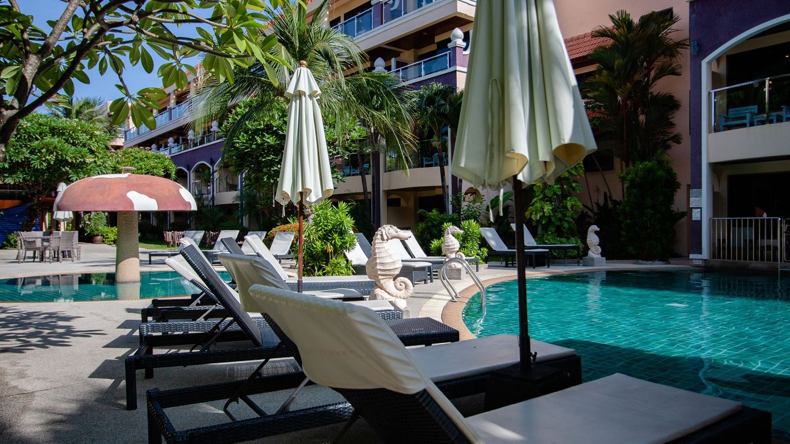 pools-outdoor-childrens-pool