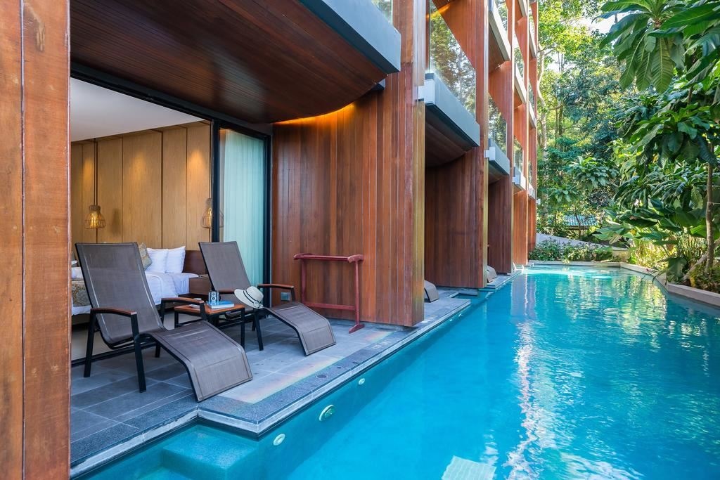 rooms-pool-access-jacuzzi-deluxe--hillside